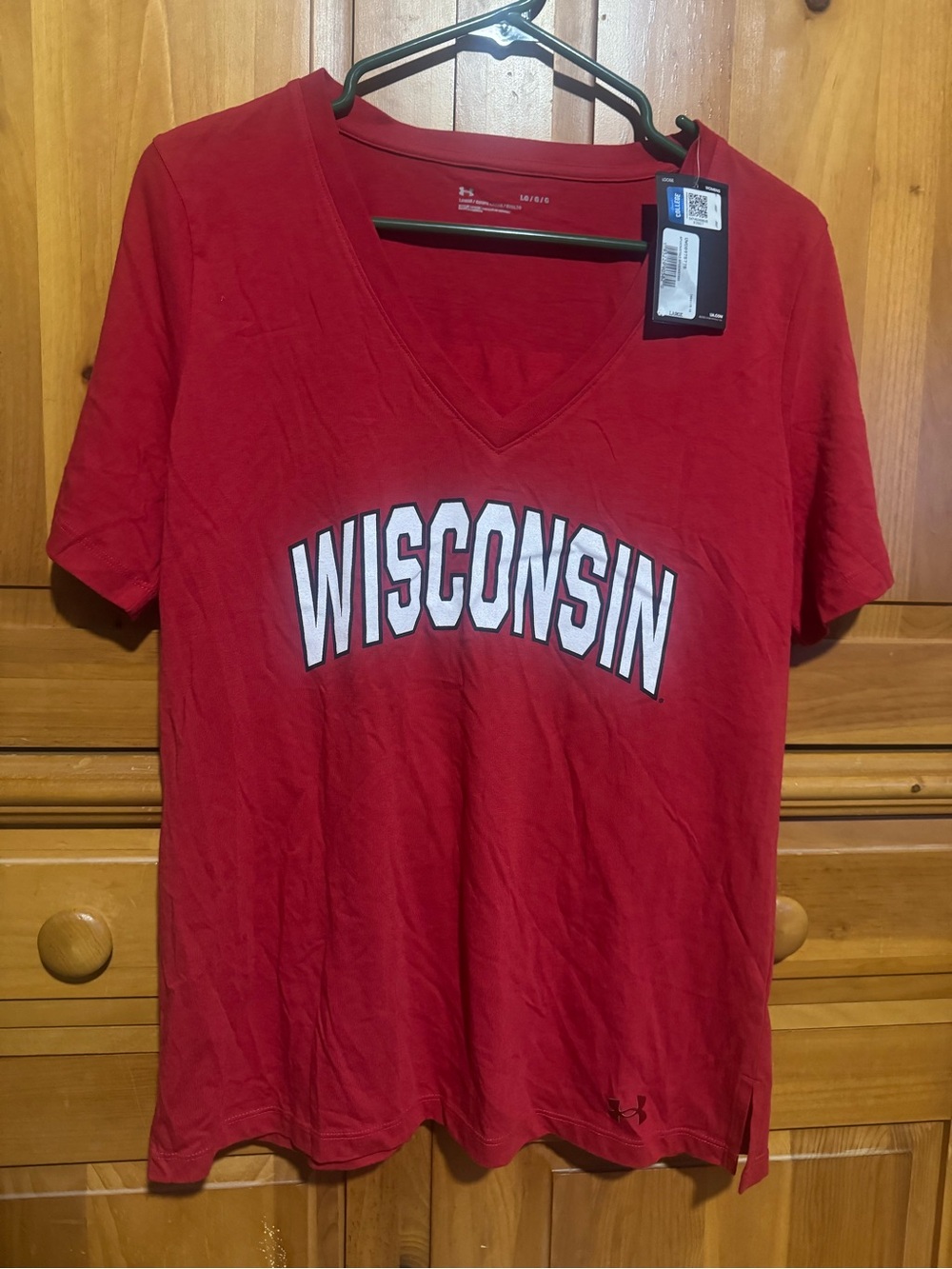 Under Armour Women's L Red Wisconsin V-Neck Tee